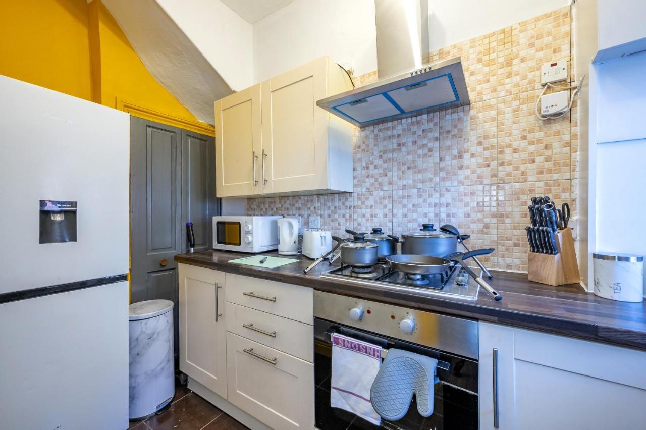 לידס *1Es* For Your Most Relaxed & Cosy Stay + Free Parking + Free Fast Wifi * מראה חיצוני תמונה