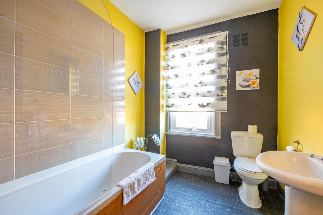 לידס *1Es* For Your Most Relaxed & Cosy Stay + Free Parking + Free Fast Wifi * מראה חיצוני תמונה